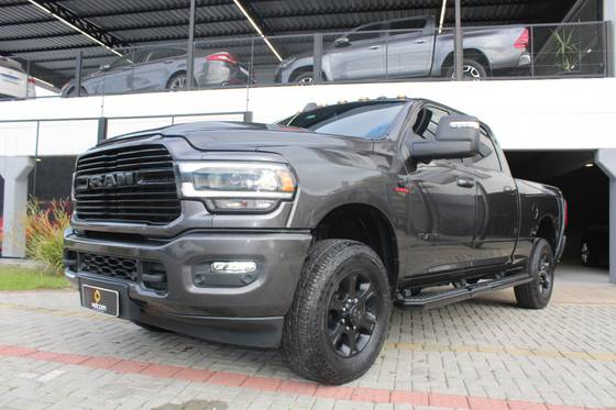 RAM 2500 6.7 I6 TURBO DIESEL LARAMIE NIGHT EDITION CD 4X4 AUTOMÁTICO